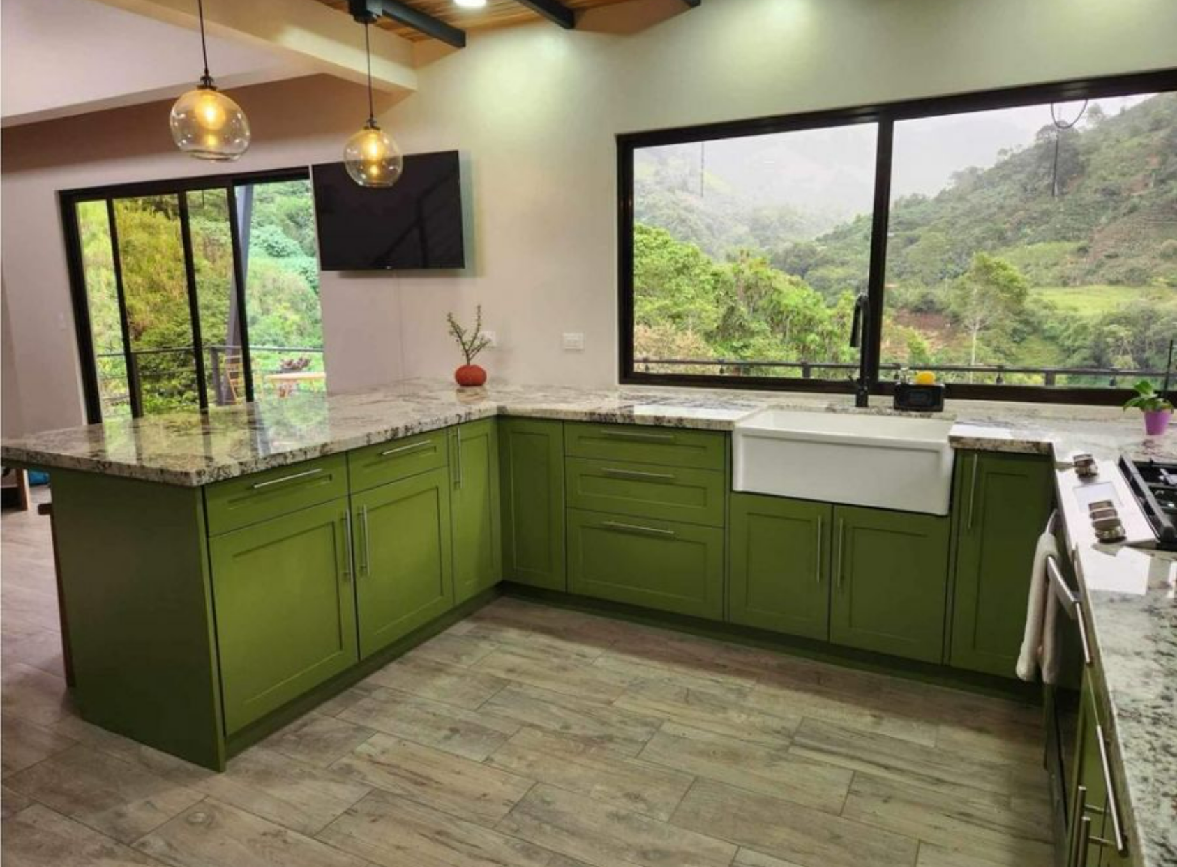 MODERN COUNTRY HOUSE WITH GUEST COTTAGE AMIDST A COFFEE PLANTATION