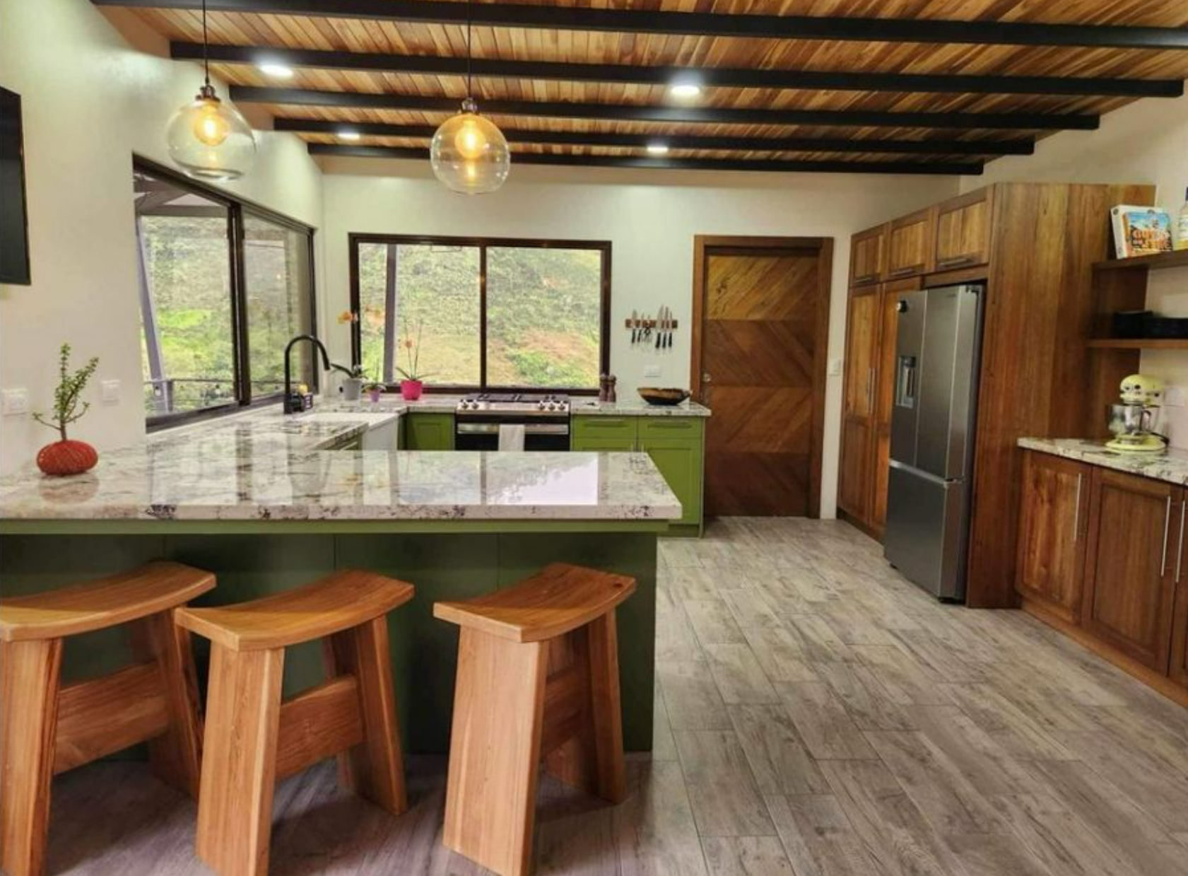 MODERN COUNTRY HOUSE WITH GUEST COTTAGE AMIDST A COFFEE PLANTATION