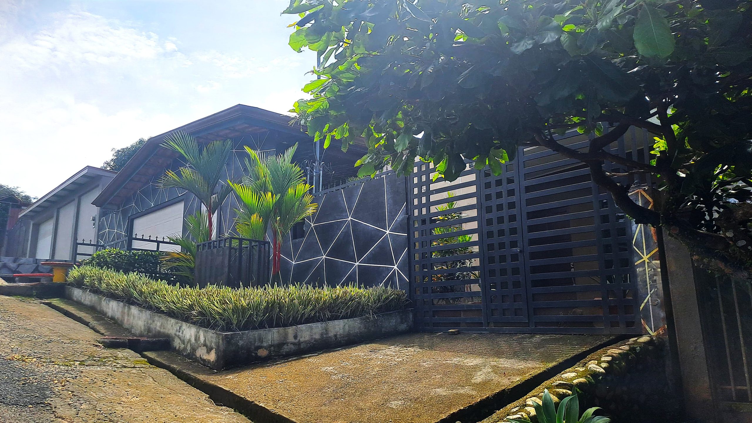 Conveniently Located House in Perez Zeledon, Costa Rica
