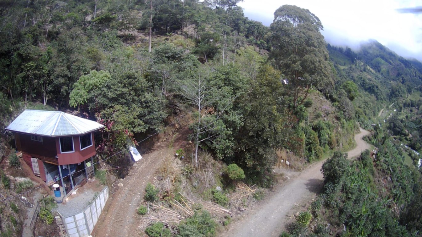 🌳🏞️ Rustic Mountain Retreat for Sale! 🏞️🌳