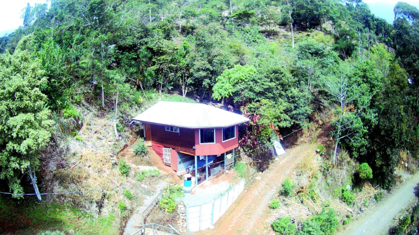 🌳🏞️ Rustic Mountain Retreat for Sale! 🏞️🌳