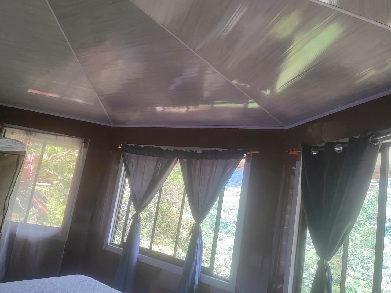 🌳🏞️ Rustic Mountain Retreat for Sale! 🏞️🌳