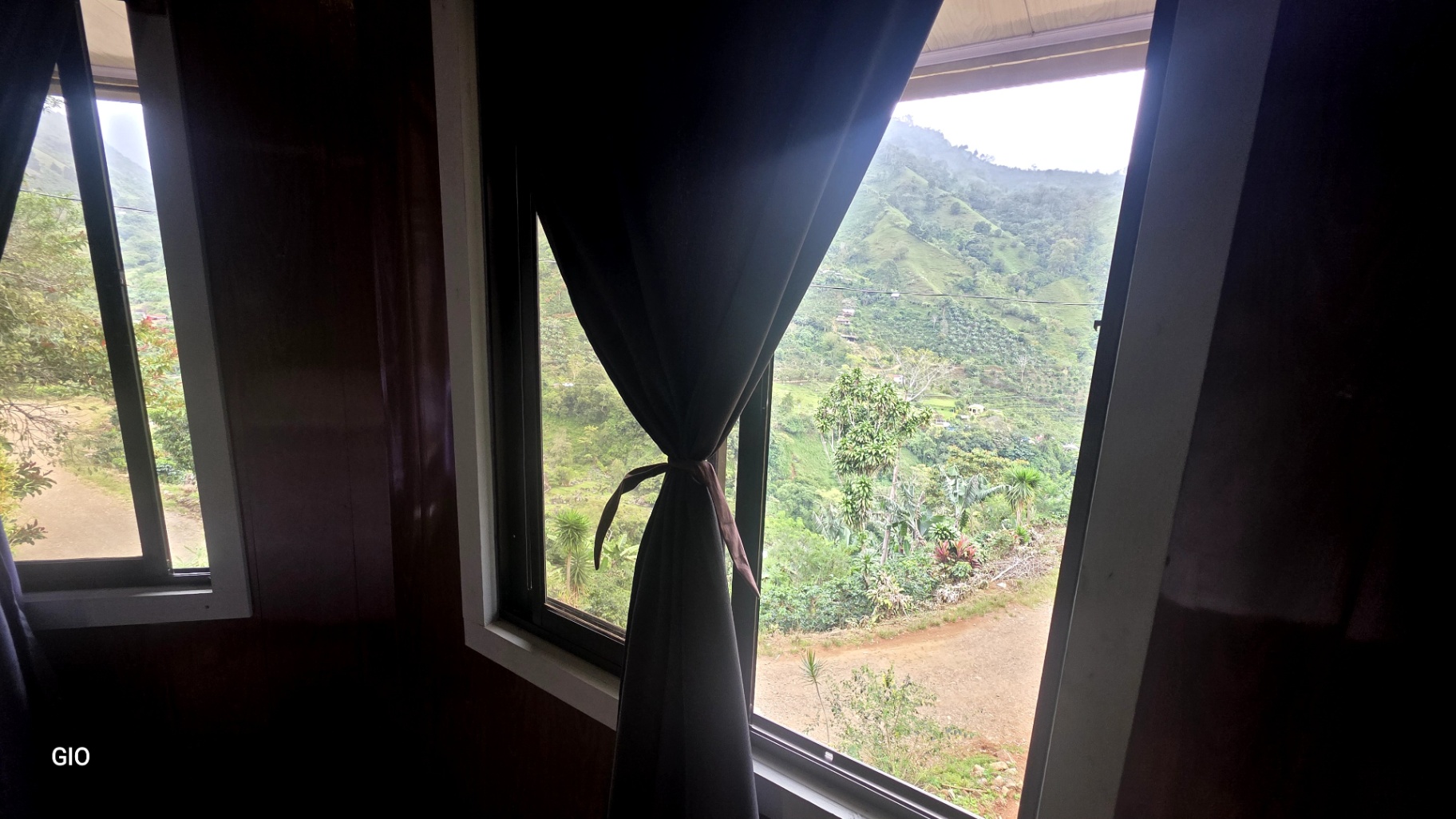 🌳🏞️ Rustic Mountain Retreat for Sale! 🏞️🌳