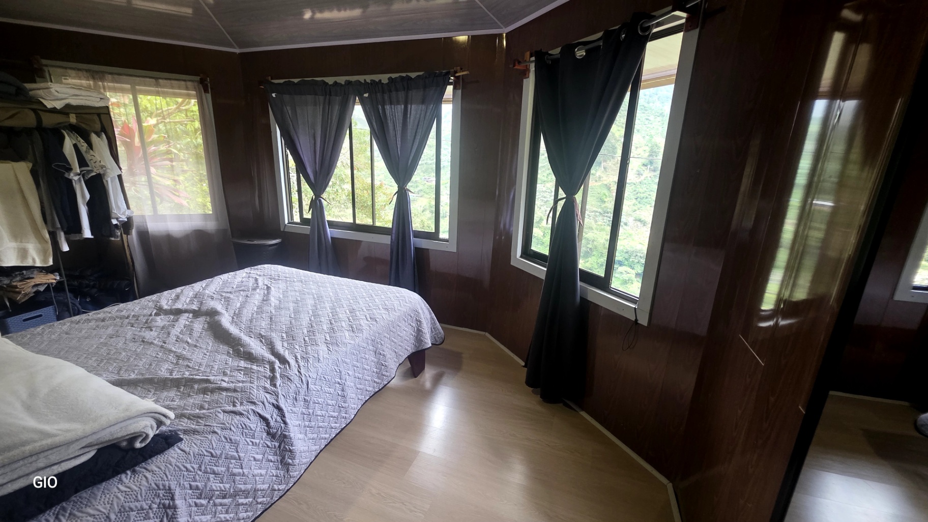 🌳🏞️ Rustic Mountain Retreat for Sale! 🏞️🌳