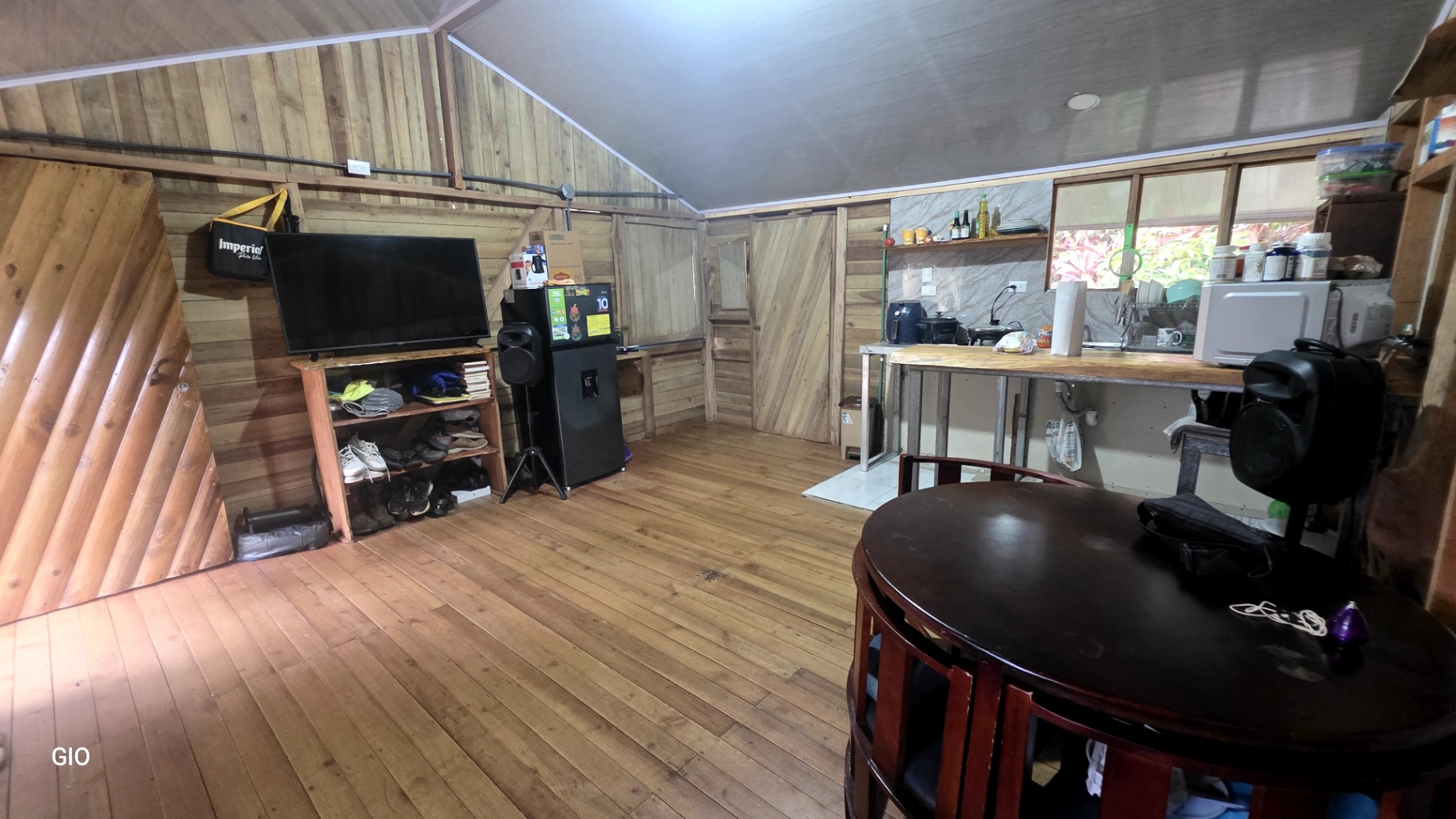 🌳🏞️ Rustic Mountain Retreat for Sale! 🏞️🌳