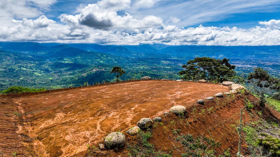  Spectacular Property with Chirripo Mountain  and San Isidro City Views