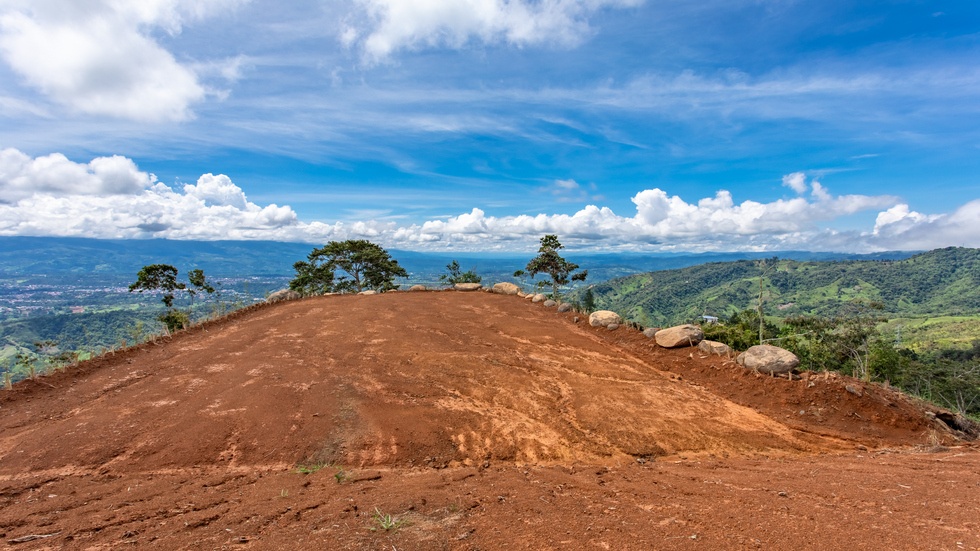  Spectacular Property with Chirripo Mountain  and San Isidro City Views