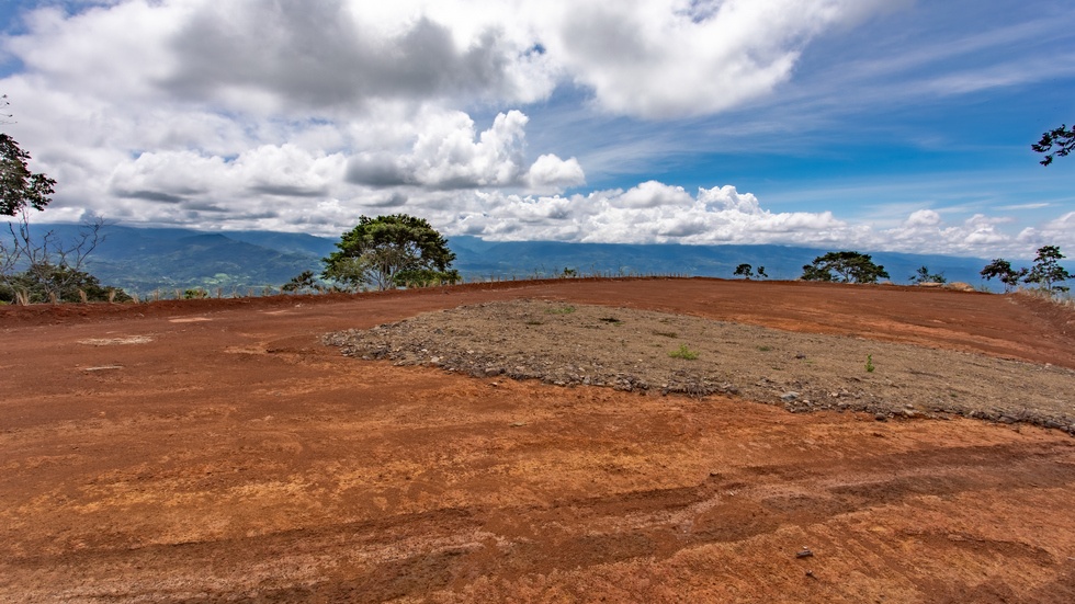  Spectacular Property with Chirripo Mountain  and San Isidro City Views