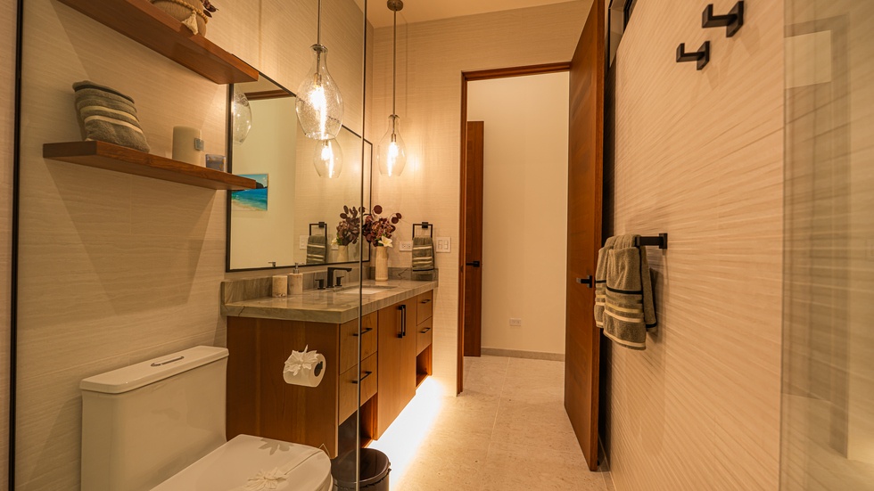 3 Bedroom Luxury Modern Tropical Home in Dominical