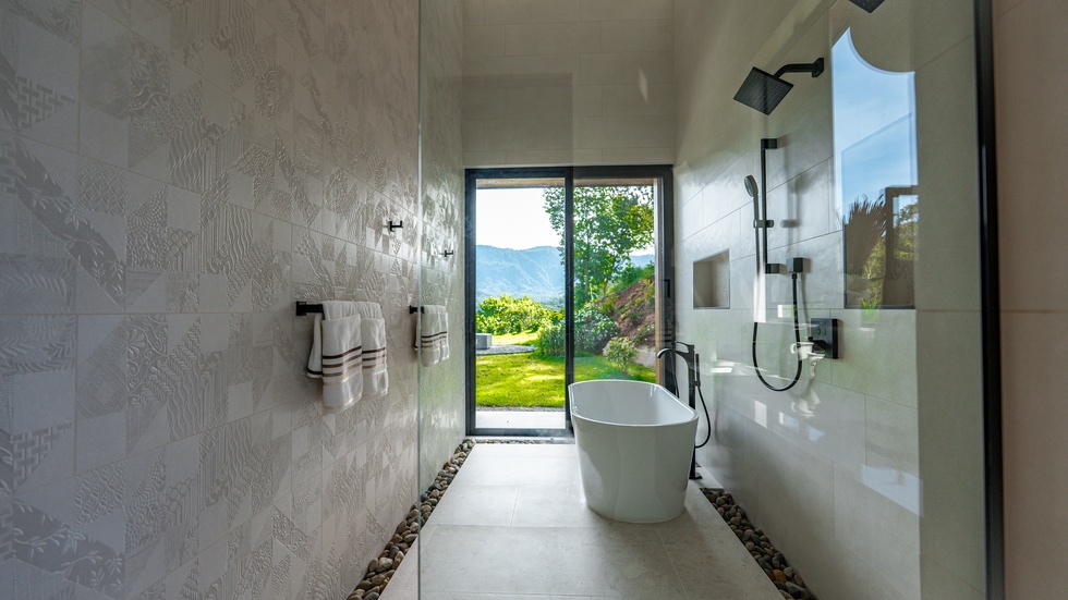 3 Bedroom Luxury Modern Tropical Home in Dominical