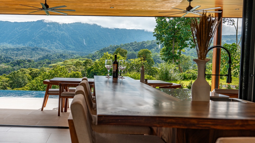 3 Bedroom Luxury Modern Tropical Home in Dominical