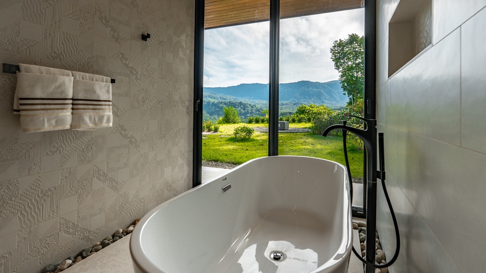 3 Bedroom Luxury Modern Tropical Home in Dominical