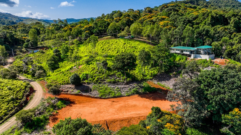 Waterfall View Homesites and Nature Community Playa Dominical