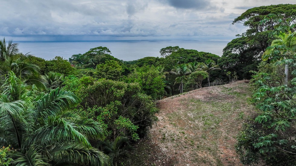 🌅 Front-Row Panoramic Sunset Ocean View Estate in San Martín