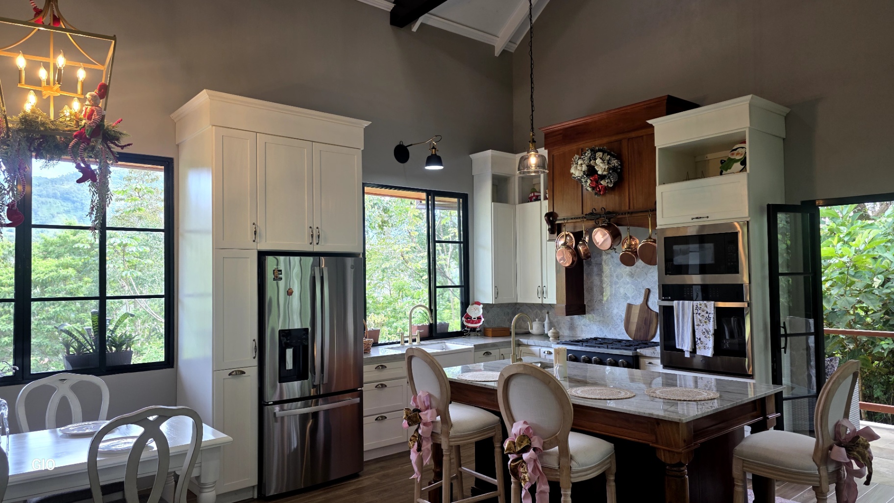 🌺 Aves del Paraíso – A Private Nature Sanctuary in Pérez Zeledón, Costa Rica 🦜