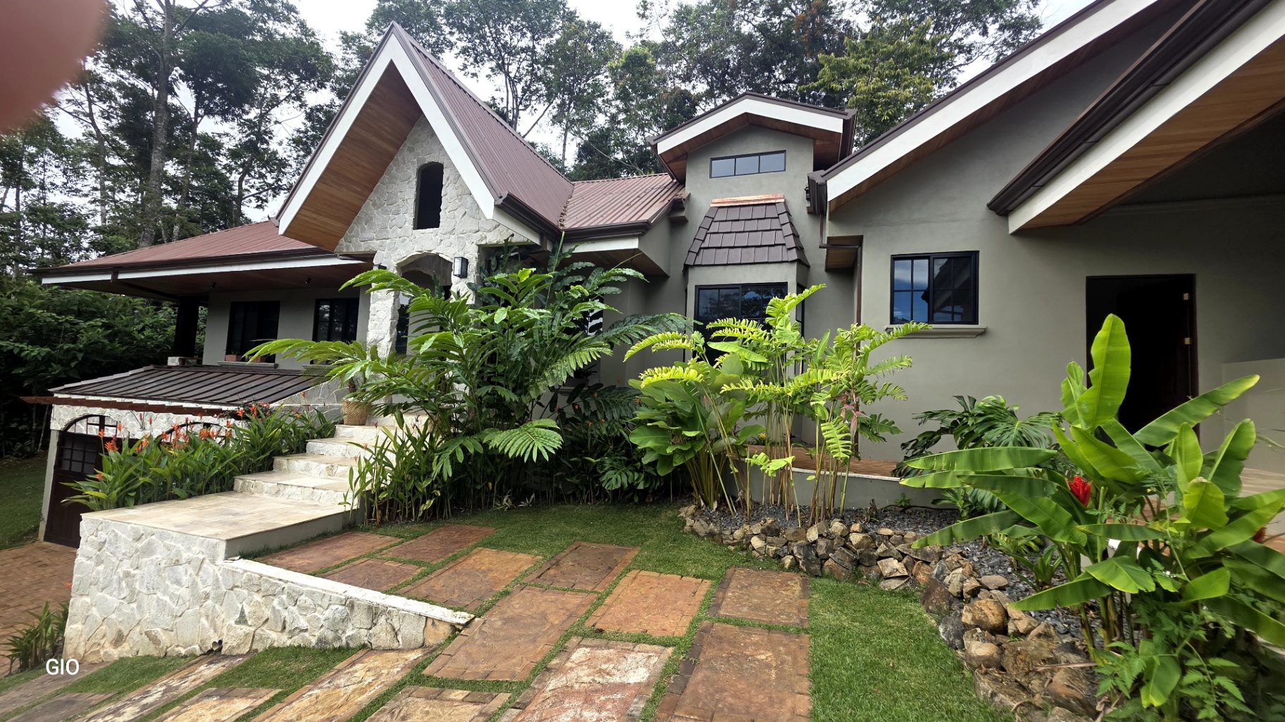🌺 Aves del Paraíso – A Private Nature Sanctuary in Pérez Zeledón, Costa Rica 🦜