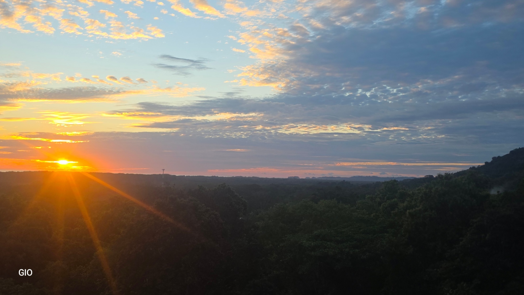 🌅 Spectacular Ocean View Property with Unforgettable Sunsets – Portalón de Savegre, Puntarenas 🌊