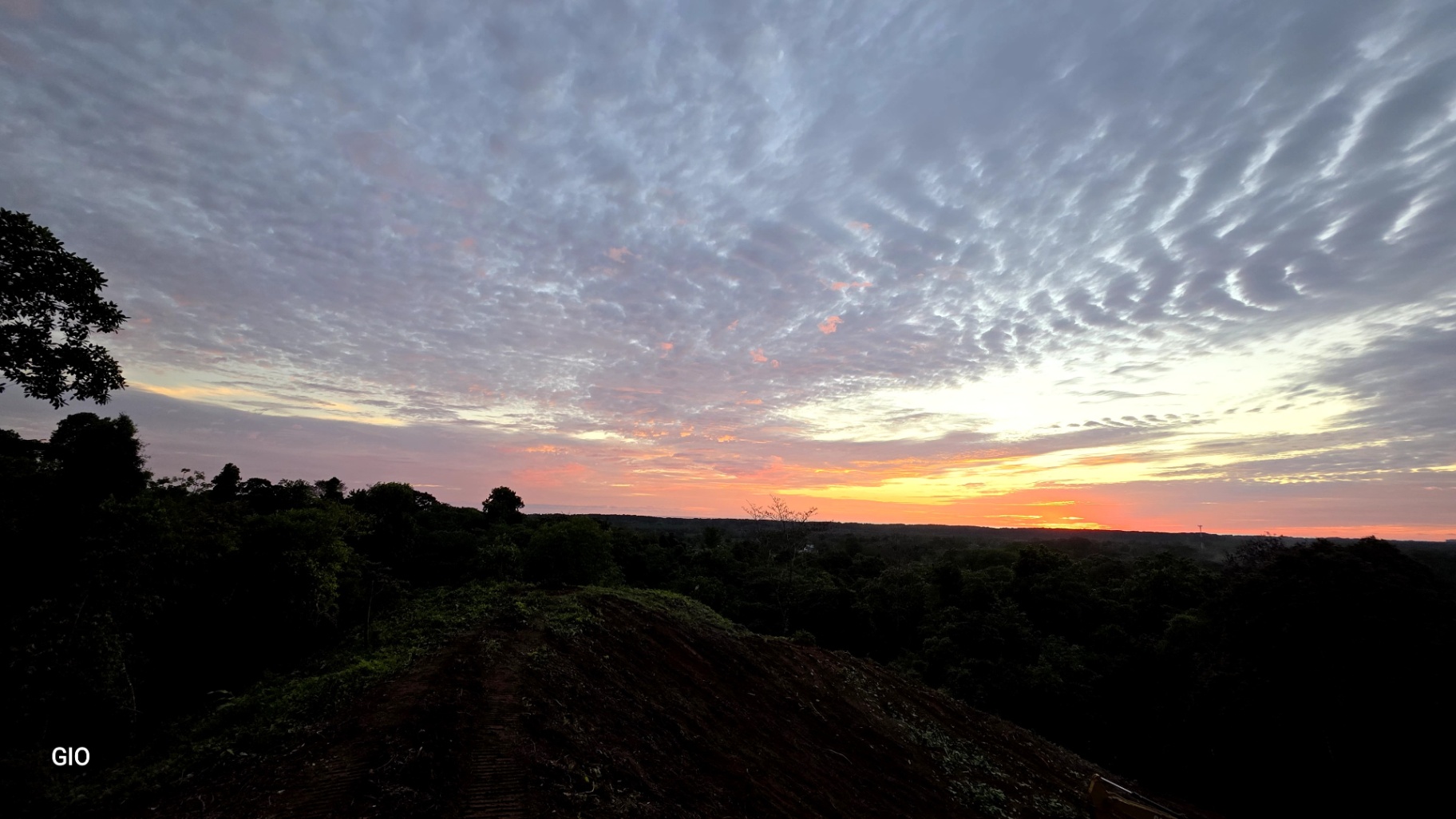 🌅 Spectacular Ocean View Property with Unforgettable Sunsets – Portalón de Savegre, Puntarenas 🌊