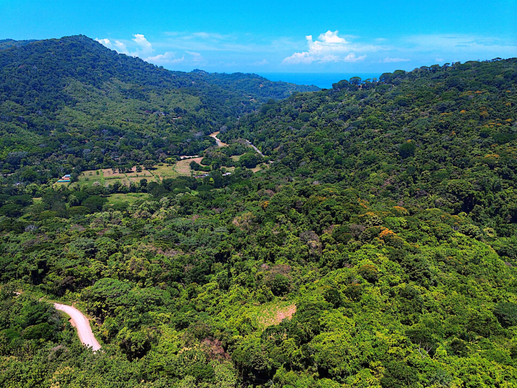Prime 4.4-Acre Property Near the Pacific Coast – Endless Potential Awaits