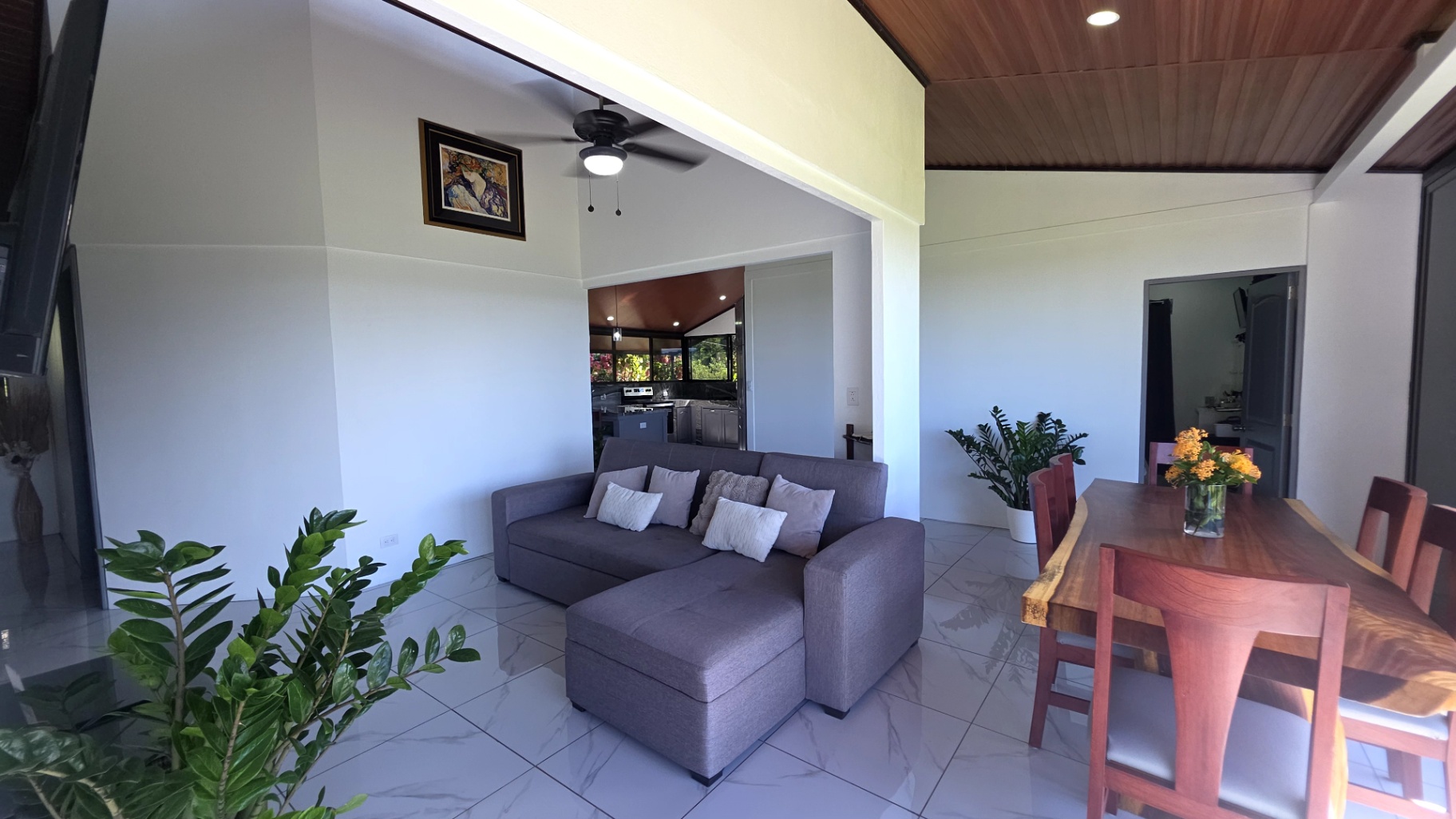 Mountain Peace, Beach Vibe: 15-Acre Paradise!