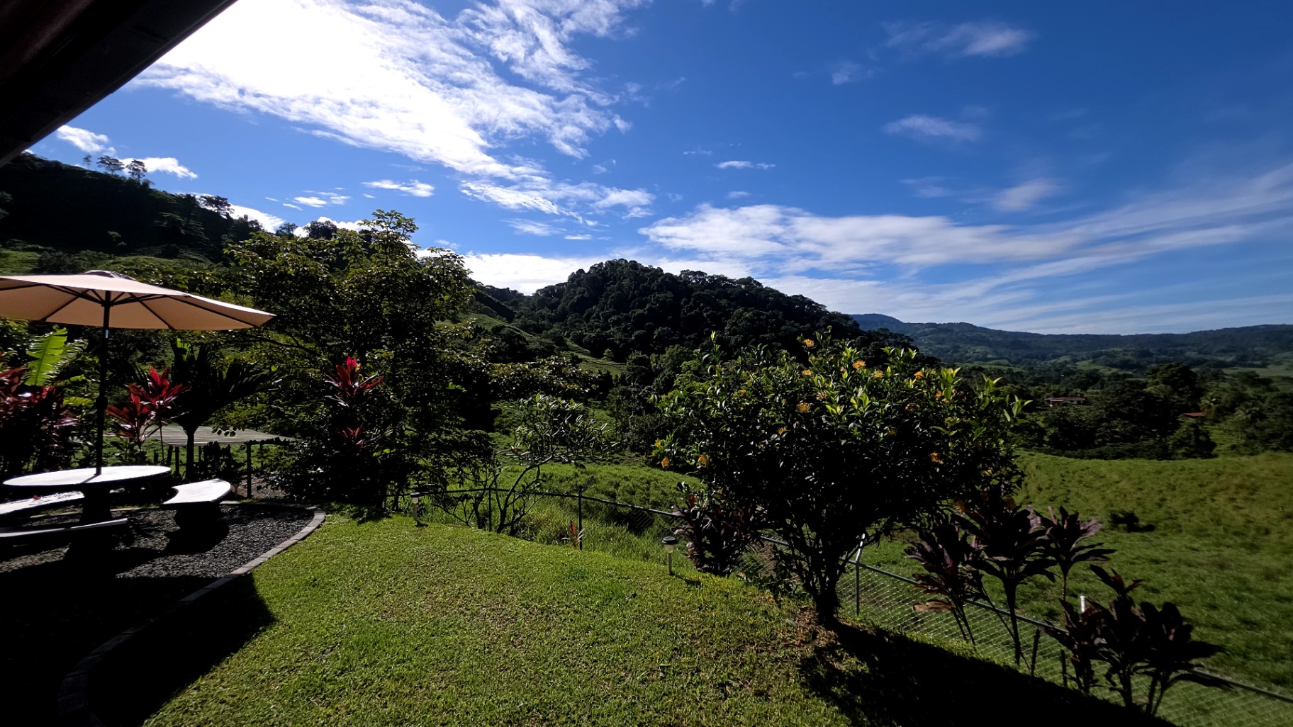 Mountain Peace, Beach Vibe: 15-Acre Paradise!